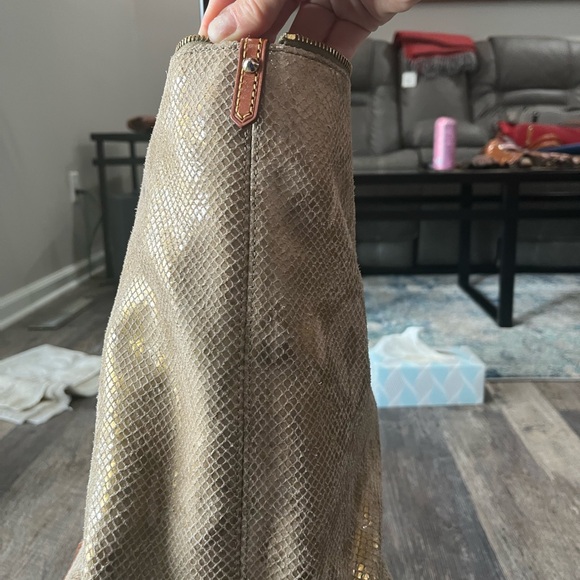 Gold/shimmer Snake pattern, brown handle. No longer available on website - Picture 6 of 12